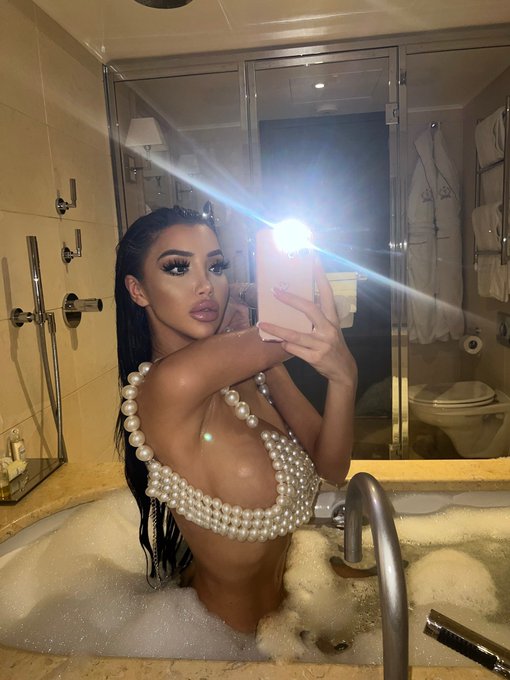 Taking applications for rubber ducks 😝 https://t.co/BWcAGoSxFE