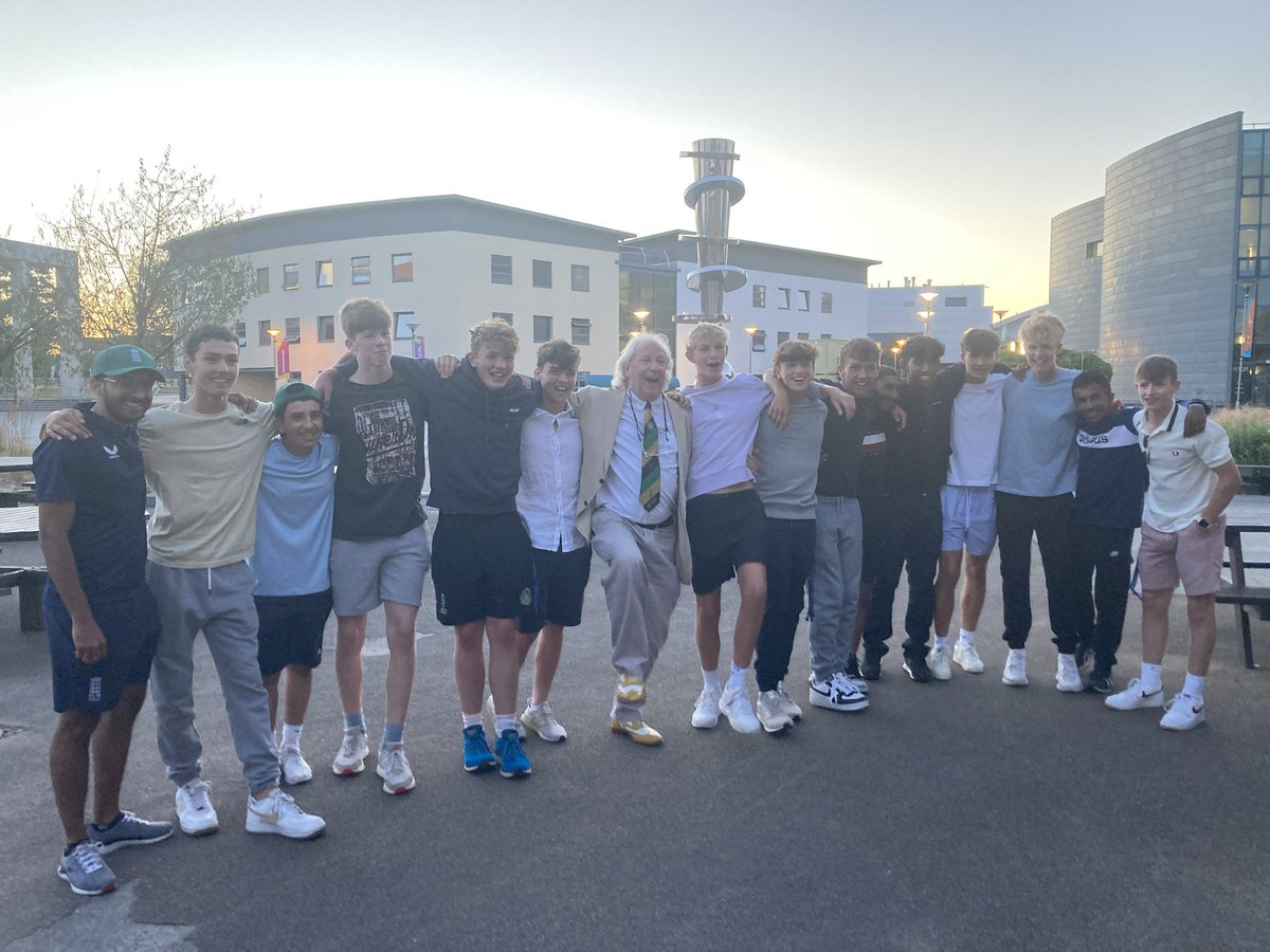 clarebear197's tweet photo. @BunburyCricket RIP to a wonderful man, a privilege for these boys to have spent time time with him this summer…. Look at all the laughter 💙💙 #bunbury https://t.co/RmyErwUat9