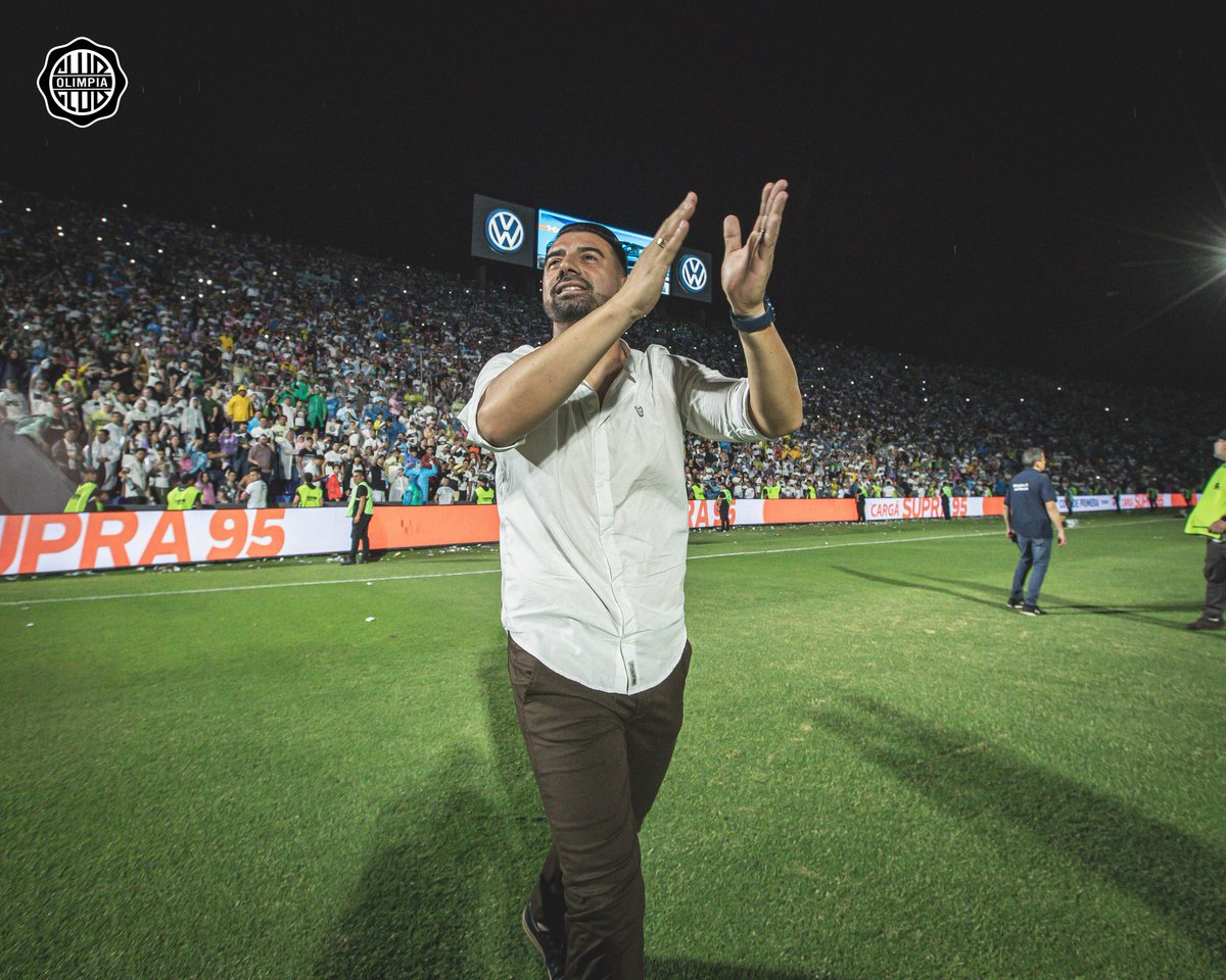 El Emperador Julio César Cáceres jugó en River, en Boca y fue 3 veces mundialista con la Albirroja. ¿Con Olimpia? Campeón de América 2002... y hoy DT GLORIOSO. 

📸 <a href="/elClubOlimpia/">Club Olimpia</a>