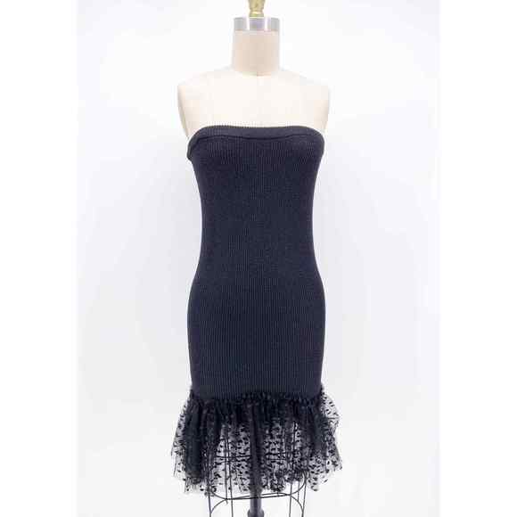 FinickyFinds's tweet image. So good I had to share! Check out all the items I'm loving on @Poshmarkapp from @Loliv17 #poshmark #fashion #style #shopmycloset #sagharbor #trianglswimwear #vintage: posh.mk/YDwM6v7fUub