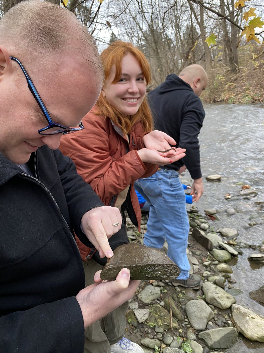 carrie_adler's tweet image. Fantastic Saturday spent with NY State Master Teachers at SUNY Cortland! Adler lab members Justin @KuangTse_wang @Isabelsscience taught these enthusiastic learners all about planarians. We capped the day off by prospecting for planarians in a local stream.