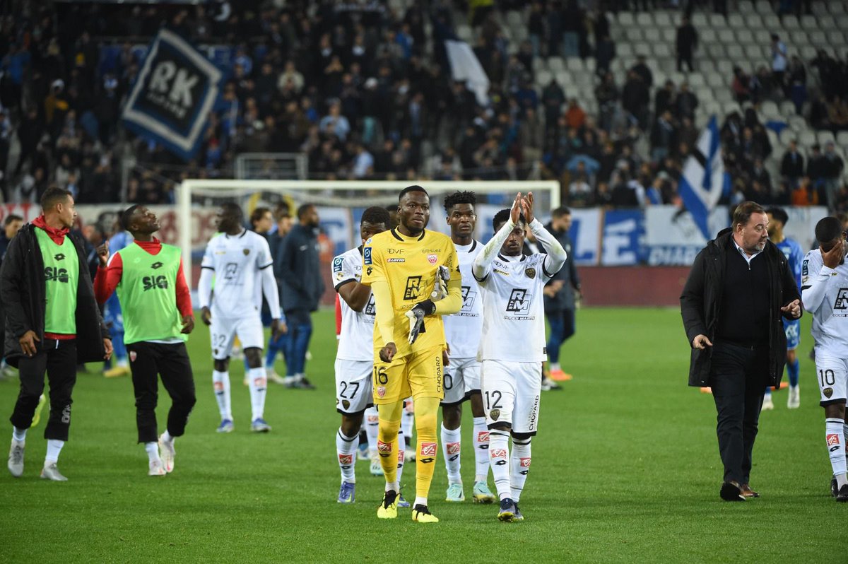 Première titularisation 👀

Bon point pour l’équipe 💪

Clean sheet 🙏

#Sofak
#Ligue2 
📸GrenobleDijon