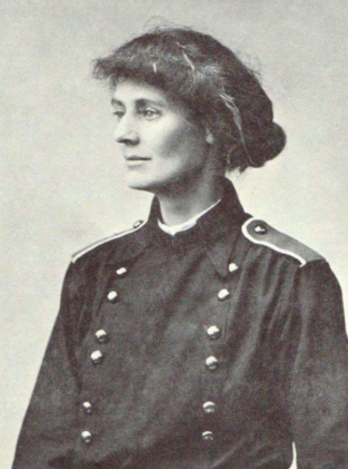 'I am now working hard at #Irish... There are such an extraordinary number of shades of sound in it. The people must have had wonderfully subtle musical ears. I wonder how much of the history of a race lies in the language' ✒️Prison Letters of Countess Markievicz ✍🏻#Markievicz