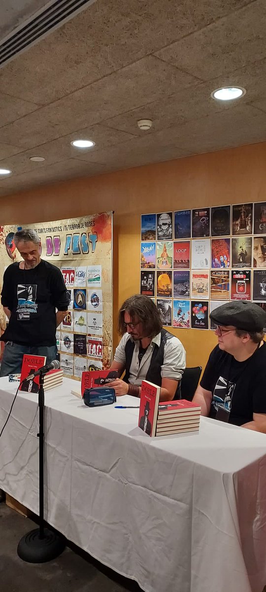 FarFriki's tweet photo. Moments dels diferents actes i entrevistes realitzades avui al Festival de Curts Fantastics i Terror de Roses #Baidefest https://t.co/G1HdsztbUG
