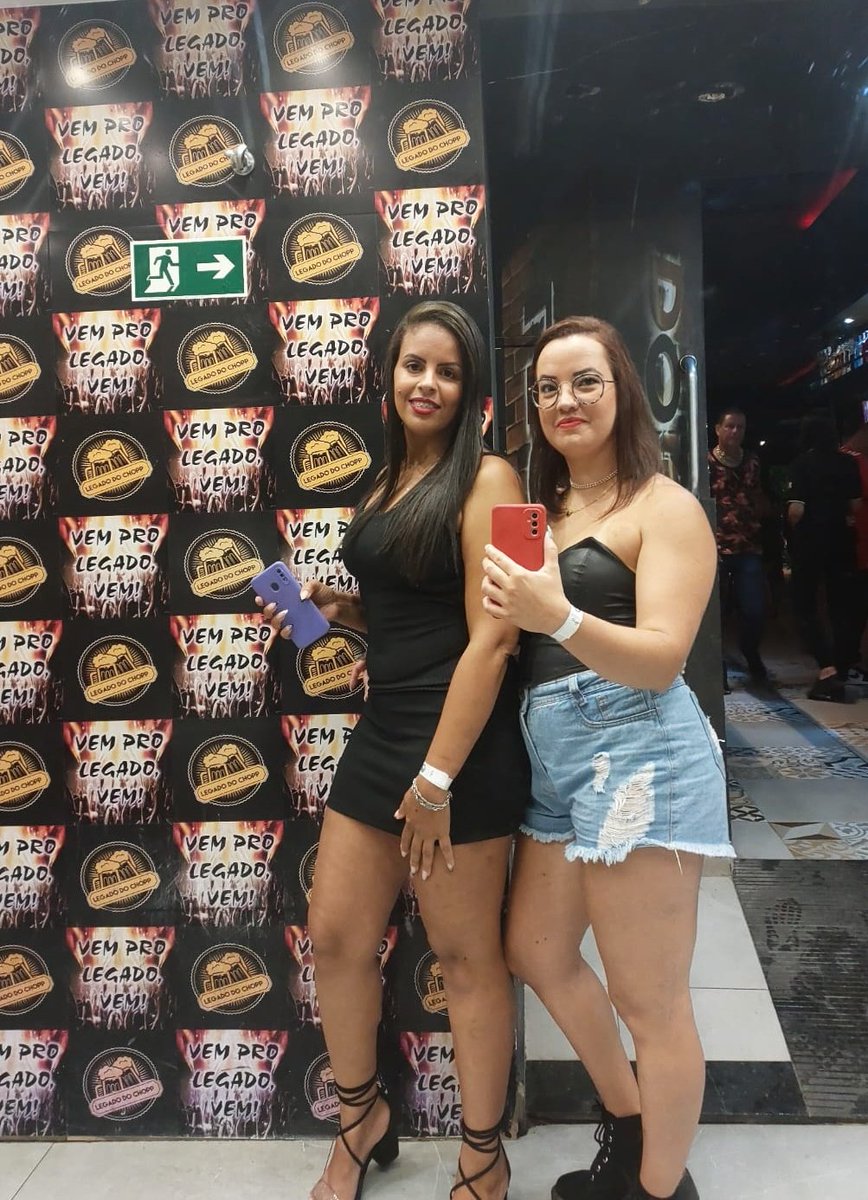 Amanda22665845's tweet photo. Só pq a noite foi braba.
#Valenight #noitedemeninas https://t.co/33RJk4HpDB