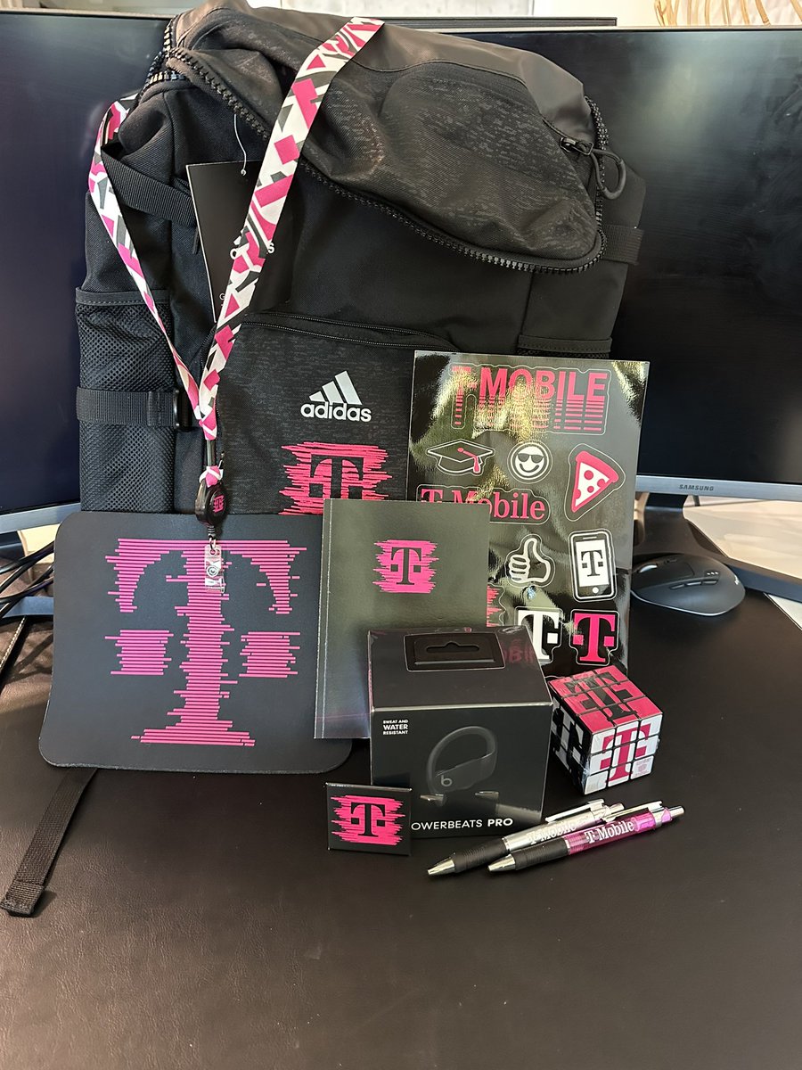 CoryCosbyCodes's tweet photo. Sometimes it’s the little things that make you happy to work for a company… and other times it’s the PowerBeats Pro 😆 Thanks @TMobile  for being awesome! https://t.co/4m1D800800