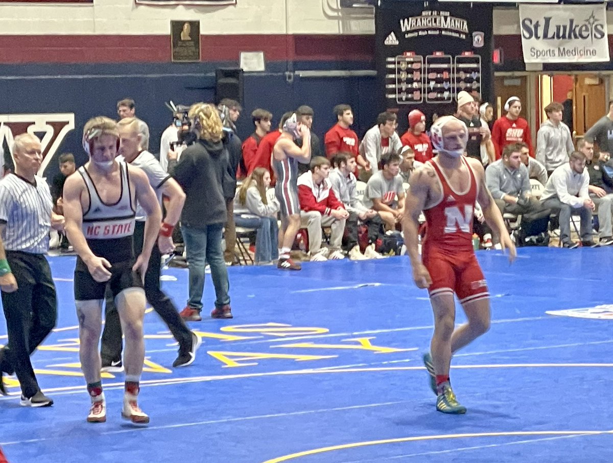 MrPatMineo's tweet photo. Ed Scott & Peyton Robb battling! #wranglemania https://t.co/MMizHLfDWw