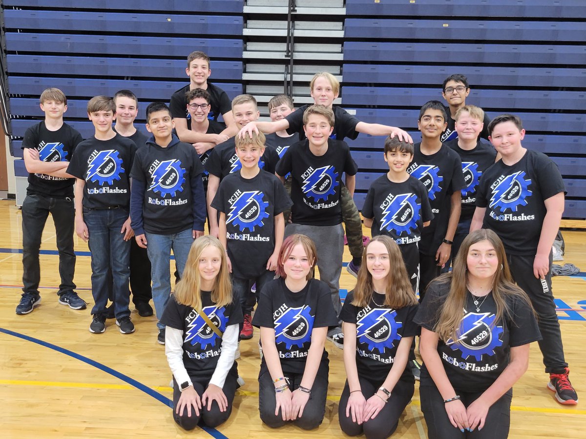 melshiflet's tweet photo. So proud of our robotics team! Our 1st competition and D team won the Design Award! #weareflashes @FTCSCFCJH https://t.co/yKYEhmdVtV