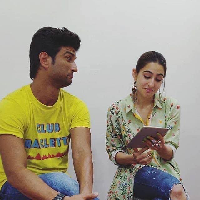 nonayousef7's tweet image. ( 13 / 11 / 2018 ) 
@itsSSR 

From #Kedarnath promotions 😭💔🔱🙏

All the love , fun , entertainment and excitement was there with my hero #MansoorKhan On #magicfmmumbai talked about his Mumbai, Delhi, Kedarnath and a lot more 💕

4YrsOf SSR Kedarnath Trailer