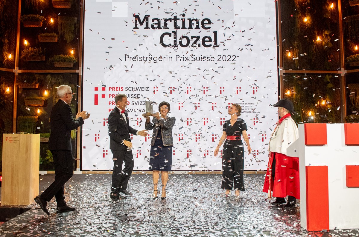 PrixSuisse's tweet photo. AND THE WINNER IS....
Die höchste nationale Auszeichnung der Schweiz - der Prix Suisse - geht in diesem Jahr an die Ärztin, Wissenschaftlerin und Unternehmerin Martine Clozel.  #prixsuisse

@tagesanzeiger
@NZZ
@Bundesrat_CH
@sonntagszeitung https://t.co/jveQ4sxgBm