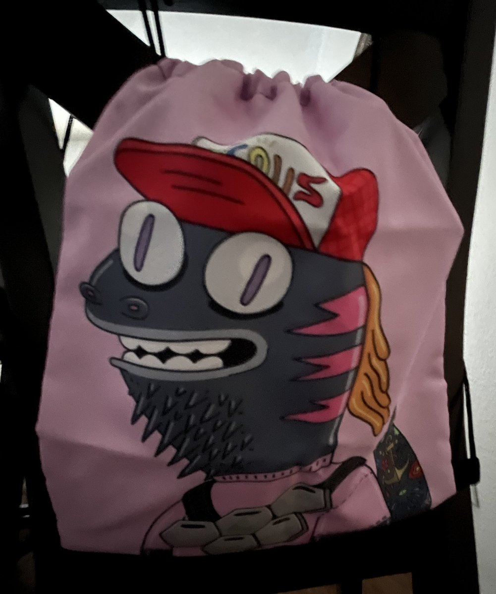 Letssea_'s tweet photo. Yo!! It’s me #letssea on a drawstring bag! LFG🔥🦎🔥

Thank you @lorelordnft for this amazing and thoughtful degen derby prize!! 🙏

It’s goin with me through my world travels for sure!!🦎♾🌏 https://t.co/IgybJKy3Sn