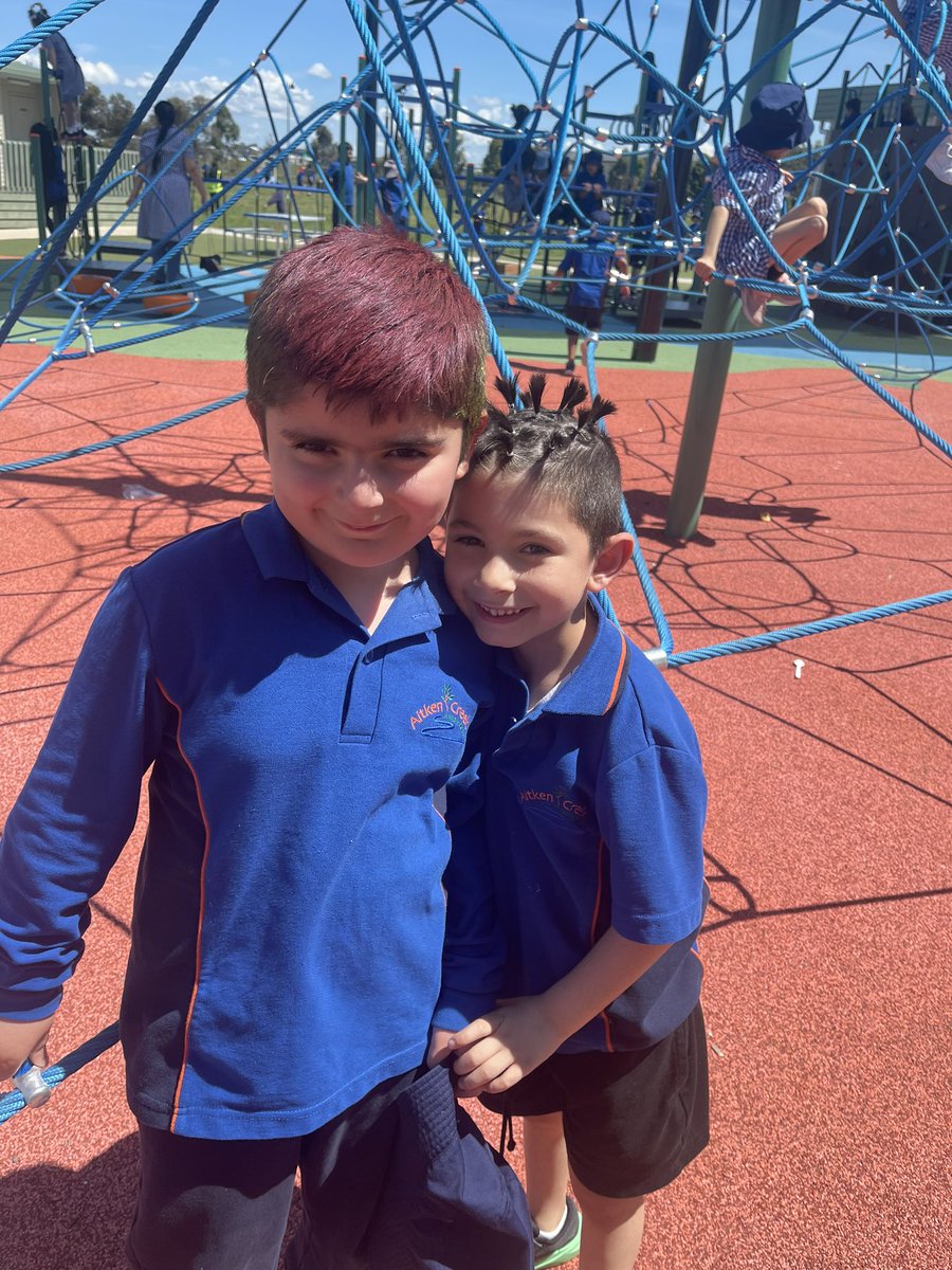Miss_RBarron's tweet photo. Crazy hair day!!!!!! 🤪🤪🤪🤪 https://t.co/zN4OERLNLX