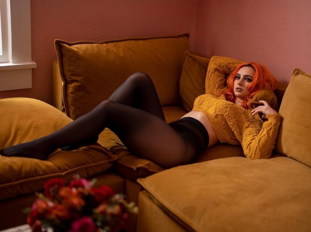 legs_in's tweet image. DivaTights-Women of Wrestling in Tights and Pantyhose: Gigi Dolin`s Legs(and Feet)in Tights/Pantyhose 14-... divatights.blogspot.com/2022/11/gigi-d…