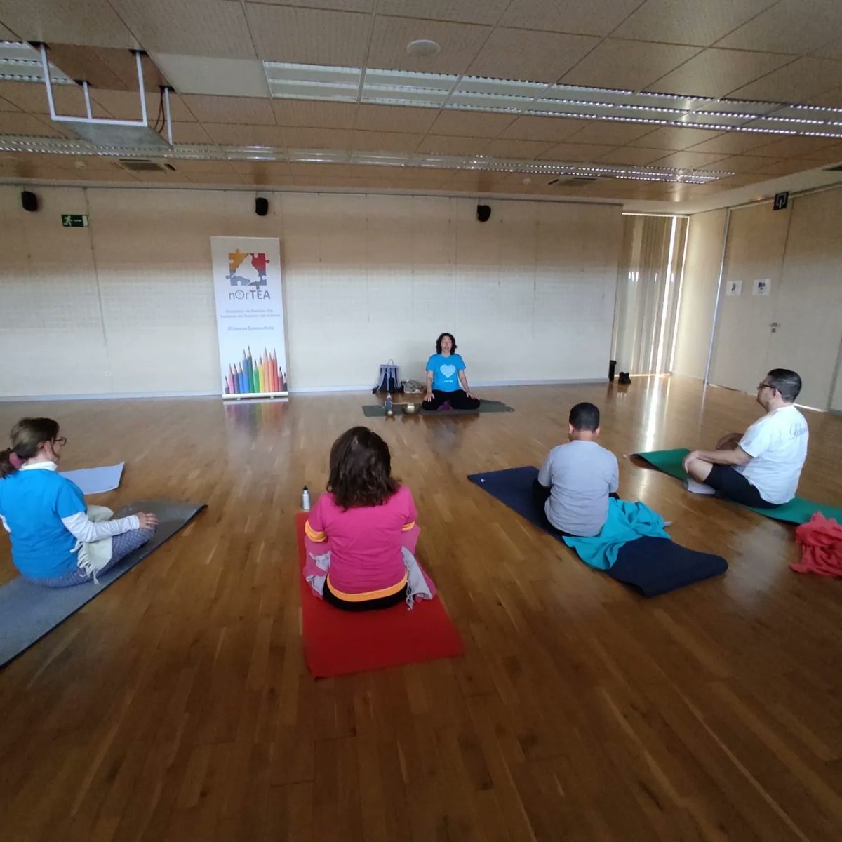 Excelente mañana de #YogaenFamiliaTEA 🧘‍♀️👨‍👩‍👧‍👦💙

Si quieres apuntarte lo puedes hacer en este enlace:
forms.gle/eBnB1jCNbxijHF…

#yogainfantil 
#hablemosdeautismo #NorTEAsomosUnoMás
<a href="/sansecomunica/">Ayuntamiento de San Sebastián de los Reyes</a>
#SomosUnoMásNorTEA
#SomosFamilias #somosnortea