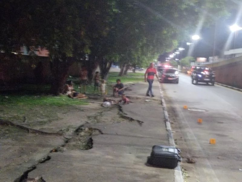 levanteindigena's tweet photo. 🚨VIOLÊNCIA: uma mulher indígena yanomami xexana foi morta a tiros durante um ataque a indígenas que dormiam próximo a um viaduto na cidade de Boa Vista - Roraima. Nenhum suspeito foi preso até o momento. https://t.co/2zyWVxBdgG
