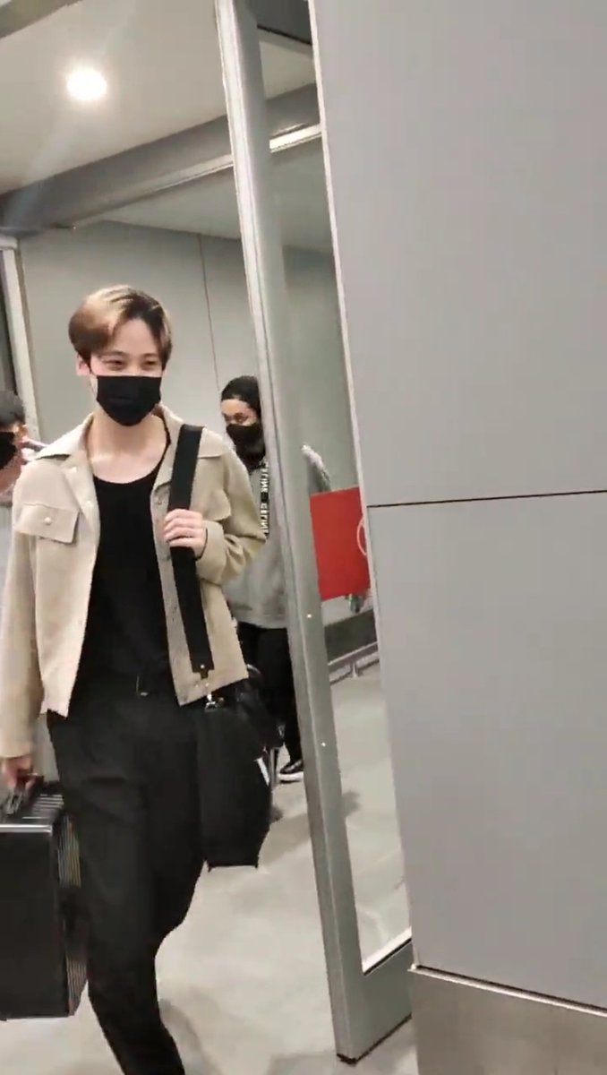 studioyunho's tweet photo. yunho at chile arrival all smiley 🥺 https://t.co/dUzZXwc6x8