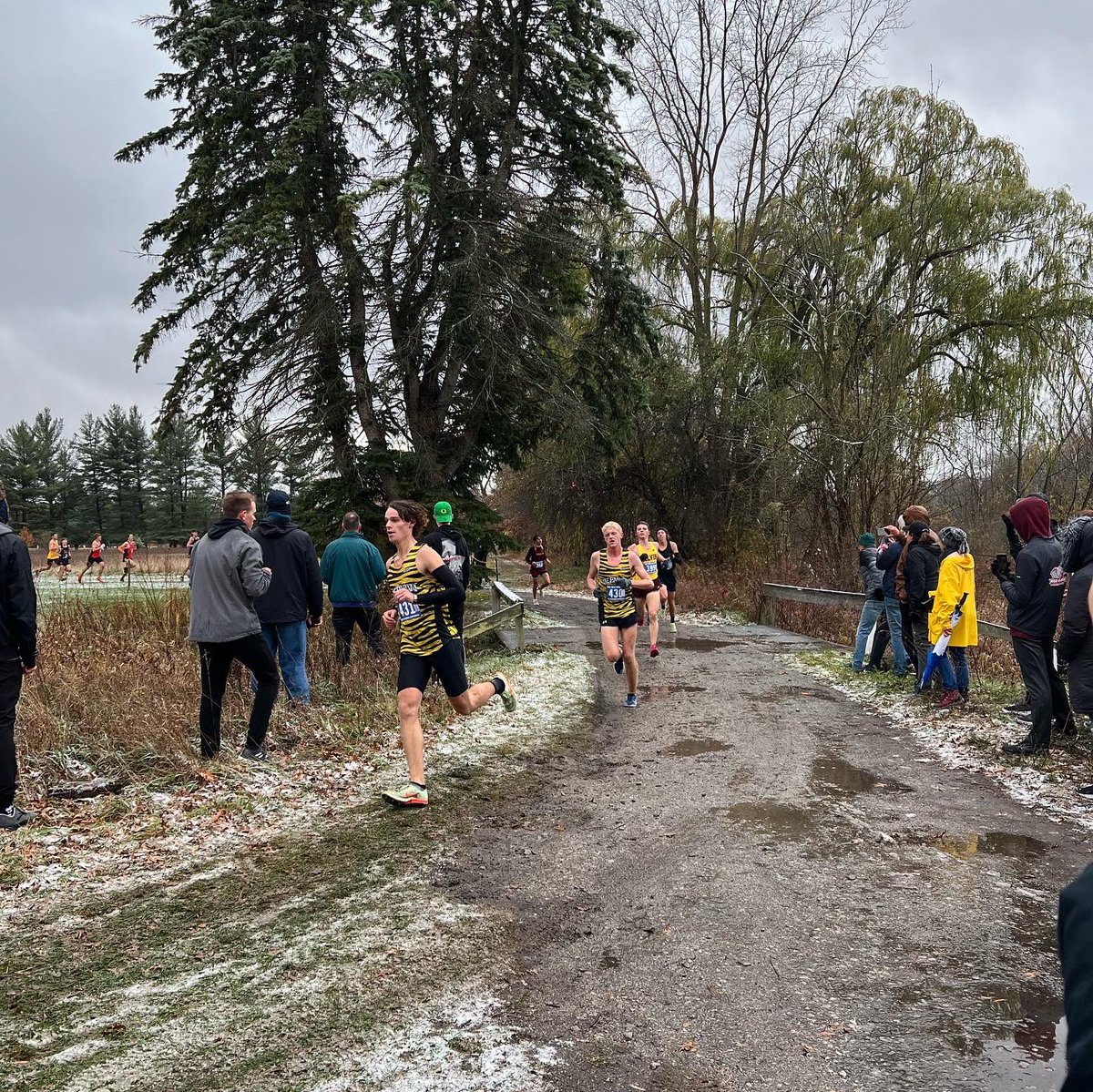 🐯1/3 posts for tonight:
Race results from the NCAA D3 Regional XC Championships:
👟The men’s <a href="/DePauwXCTF/">DePauw XCTF</a> team finished 8/38 teams, w/Ford Baker leading the 🐯!

👟 The women’s @depauwxct team finished 9/34 teams  w/ Meredith Sierpina finishing 17th.
#TeamDePauw #DNQ #d3xc