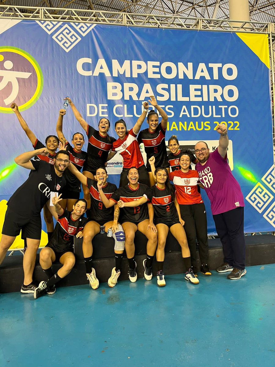 CRBoficial's tweet photo. 🏆😎 As meninas do Handebol fizeram bonito no Campeonato Brasileiro. O CRB é top 3 nacional! 

Parabéns a nossa equipe que derrotou o ESMAC por 22x20 na disputa pelo terceiro lugar da competição.

Avante, Regatas!👊🏼🏴󠁧󠁢󠁥󠁮󠁧󠁿

#CRBOficial #AvanteRegatas  #SejaSocioGaloFiel https://t.co/ZktCS8Rrvk