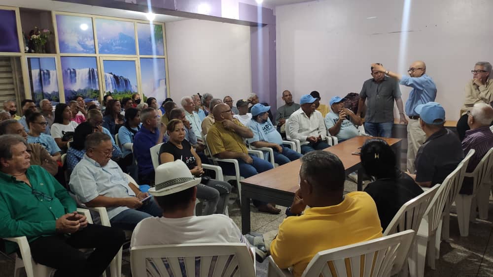 #Charallave hoy en un gran Foro con <a href="/ajcaleca/">Andrés Caleca</a> tema el Voto como instrumento del cambio.
Excelente <a href="/pjcharallave/">PJ Charallave</a> les agradecemos su valioso Tiempo.