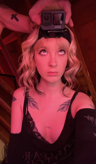 Ready for my first female POV video&hellip; 👀 https://t.co/xq8a86o746