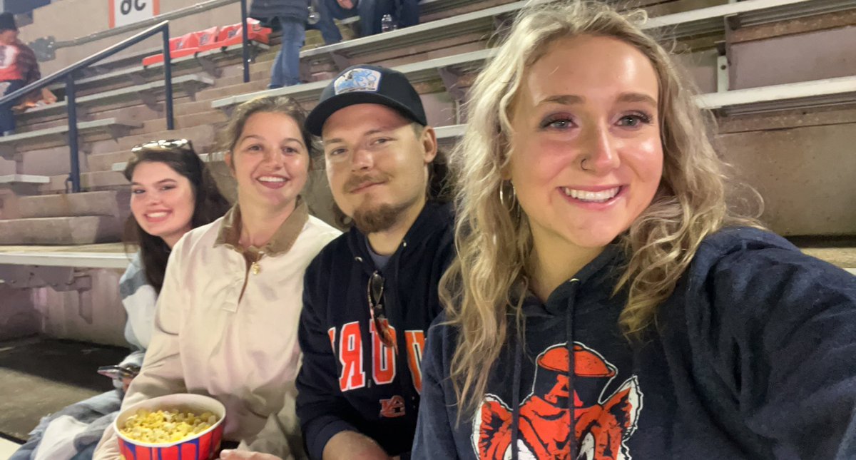 madisk8s's tweet photo. War damn!!! #WarEagle 🦅 https://t.co/Ht6x6Q50Cv