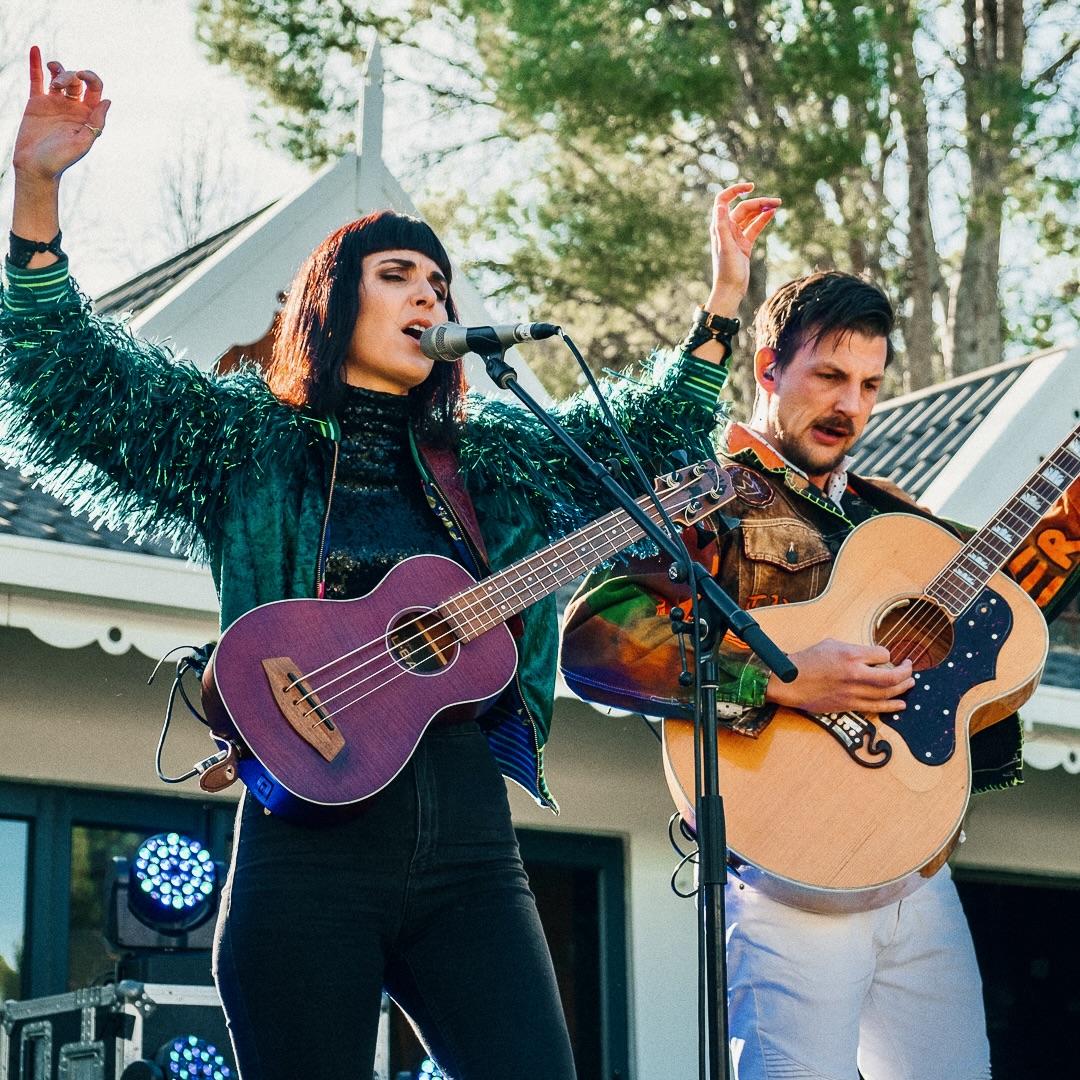 Join the incredible folk-rock duo @BottomlesCoffee Band on 20 November for another Sunday Picnic on the lawn at <a href="/WarmKaroo/">Warm Karoo</a> &amp; The Kitchen. Kickback, relax and enjoy an afternoon filled with beautiful #live #music, eats &amp; drinks! #Bloem #event 
🎟️TICKETS: warmkaroo.co.za/bcb