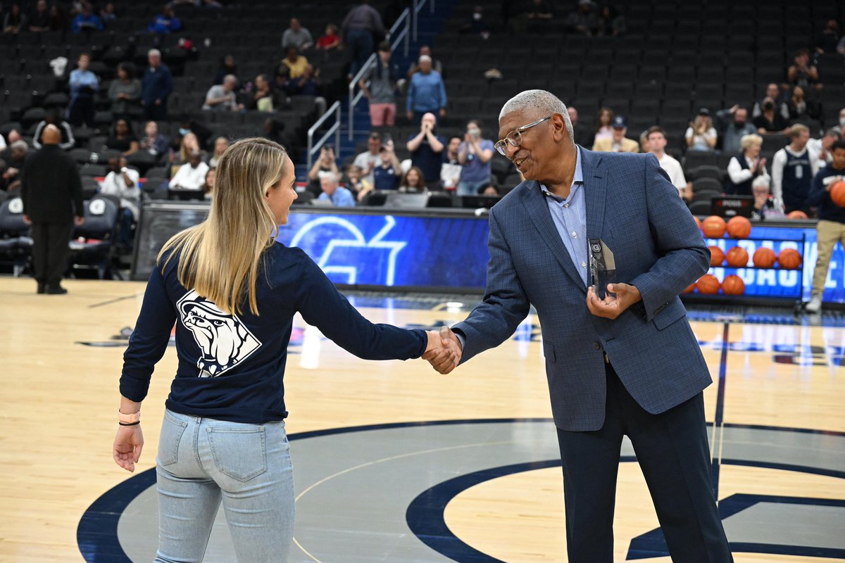 HoyasSwimDive's tweet photo. Great to see @drewcarb1 and the 2021-22 staff being honored at today’s @GeorgetownHoops game!
Carbone earned the Duffy Scholar-Athlete Award recipient while @CoachJackL & staff picked up Coaching Staff of the Year following the program’s 1st @BIGEAST title #HoyaSaxa #H20YAS https://t.co/6mXkvfL4KQ