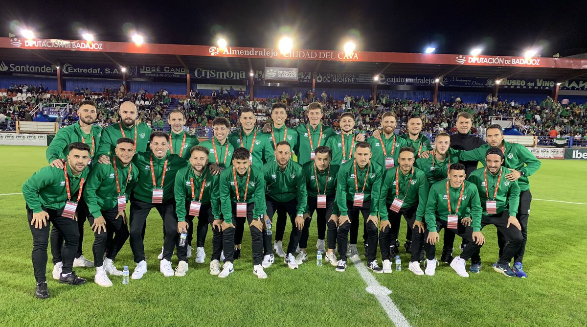 Un sueño hecho realidad 🏆 Gracias Afición y Gracias Extremadura. ¡Vamos Santa Amalia! ¡Vamos verdes!