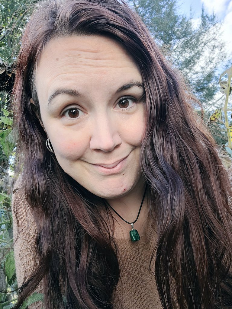 Givin' a shout out to @wtfLisaTarot. She's got amazing stuff on her site wtflisa.com. Show some love &amp; #SupportSmallBusinesses by checking out her stores &amp; subscribe youtube.com/channel/UCEo8_…

Green Aventurine, Tiger's Eye,
Assorted gemstones, Malachite &amp; Much more!✨️