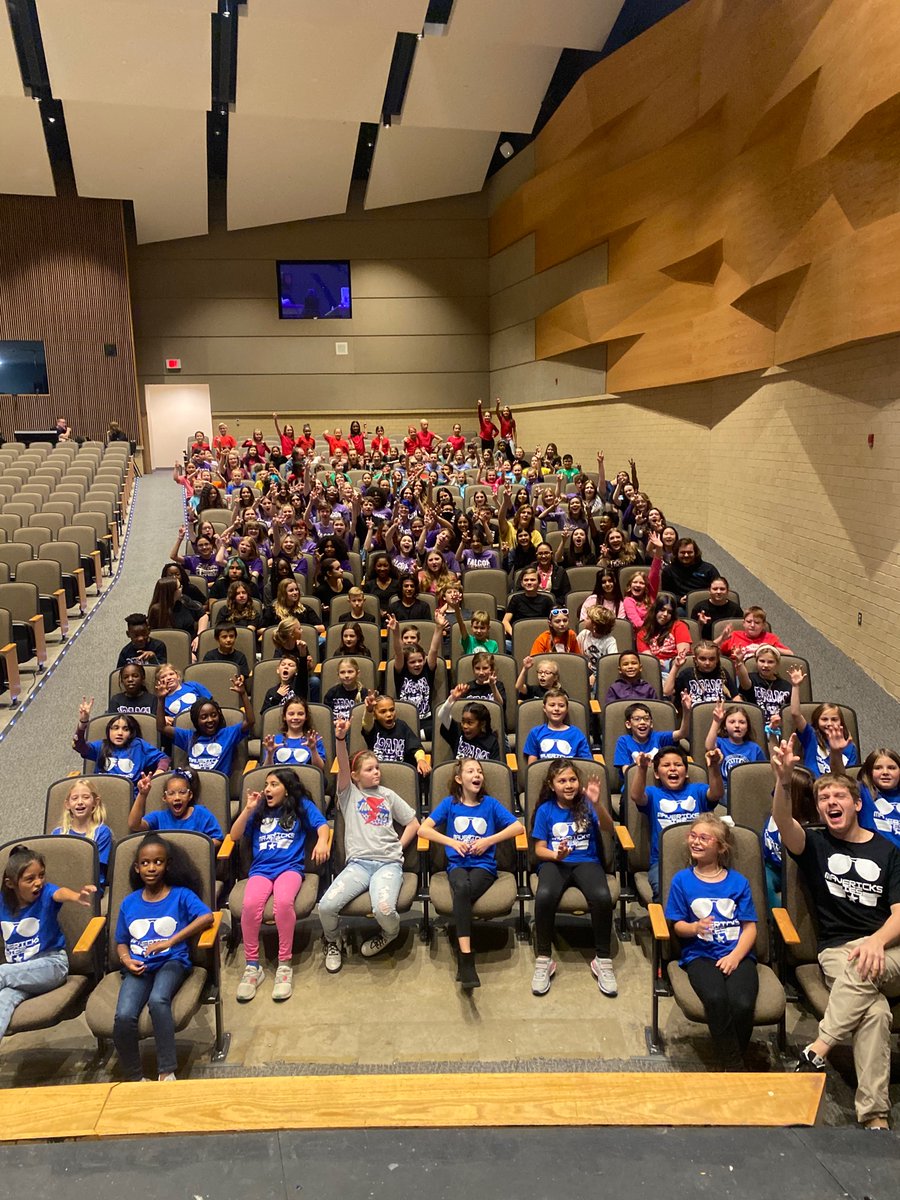 Six hours. Nine schools. 100+ students. Over FOUR THOUSAND DOLLARS raised for local charity. 

Great work today, team. #falconflex #kaw #seasonofgiving