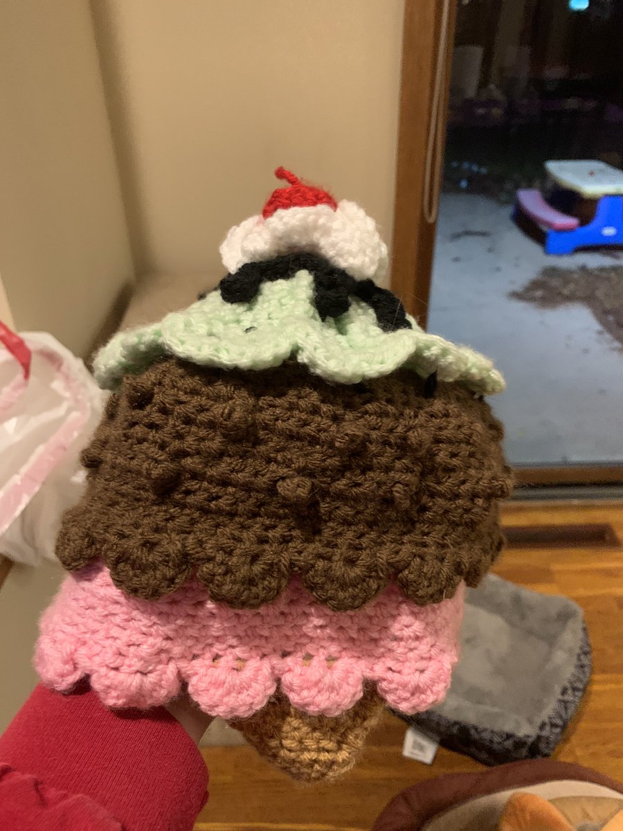 Happy to be getting a little more free time.  I was able to crank this out in 3 days to have it for my daughter’s birthday party.  Next up matching family turkey trot hats.