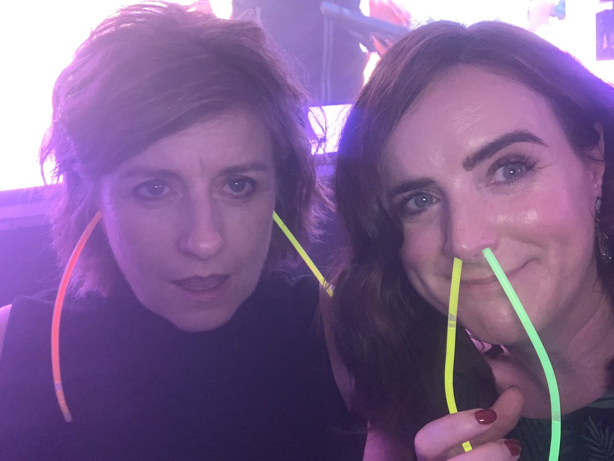 catsnicholson's tweet photo. #REIAwards2022 having a glowing time :) https://t.co/4wLfuOL639