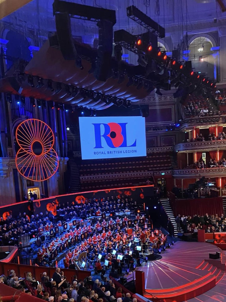 Lisastaffs2018's tweet photo. Delighted to have attended the #FestivalOfRemembrance @RoyalAlbertHall for this afternoon’s performance, a moving, and inspiring event, thank you @philipparawlins @MJ_Ellis https://t.co/fhcIumthim