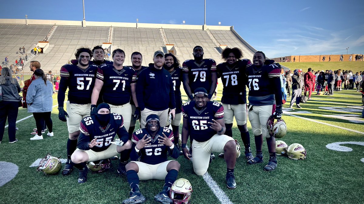 In life, you don’t always get the Storybook ending, but that doesn’t mean you can’t appreciate the moments you were given! These Men right here gave nothing short of their best ALL YEAR! Proved a lot of people wrong with the way they played! Proud is an understatement! 
#MyGuys