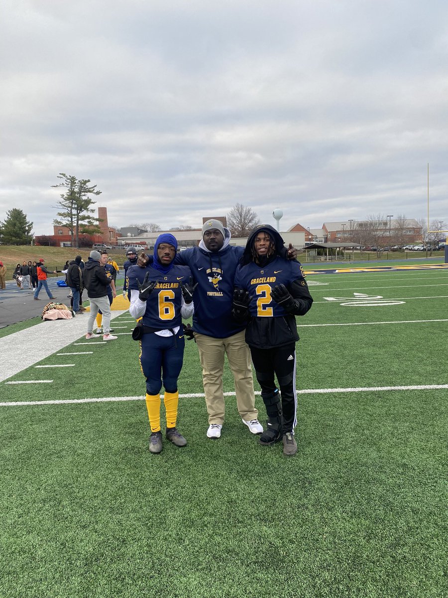 <a href="/Regmo_era/">Reggie Wilson</a> @GeraldMonroe13 the two best WRs in the Heart Of America both top ten in the country had a 2 piece and a biscuit today…..#PLAYMAKERS #FAMO