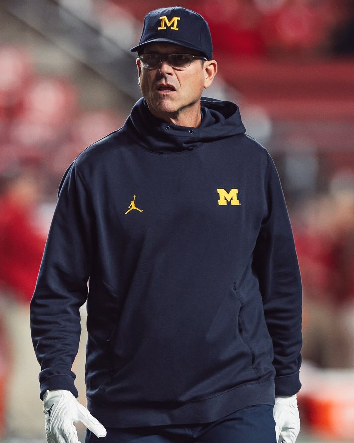 Michigan is 10-0 for the first time since 2006〽️