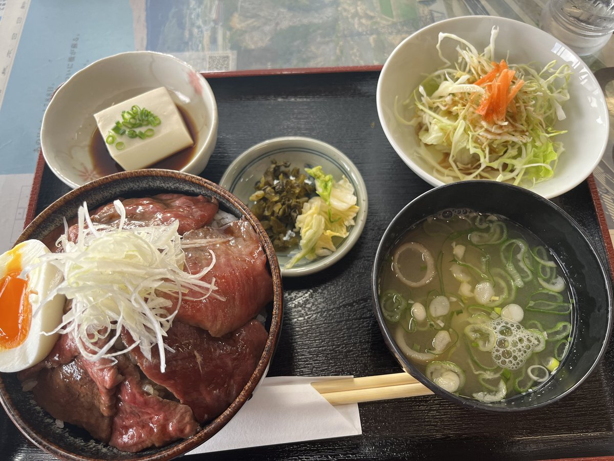 o7DLQjOunIQbDpB's tweet photo. 阿蘇ツーリングしてきました✨
ホント紅葉も綺麗でご飯も贅沢して楽しかったです！！
改めて隼に乗れてバイクの人と出会えて良かったです！！
早く冬があけて暖かくなってほしい

ヤエーめっちゃできて幸せ
#バイク好きな人と繋がりたい 
#ツーリング好き
#バイク好き 
#阿蘇ツーリング https://t.co/pS1FtOEBnR