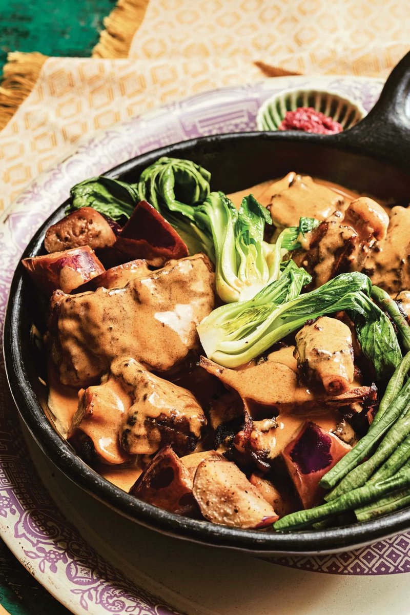 Kare Kare, a slow-cooking stew with wine-simmered oxtails and crisp veggies, offers an instant culinary escape to the Philippines. Recipe: buff.ly/3E2AvqR