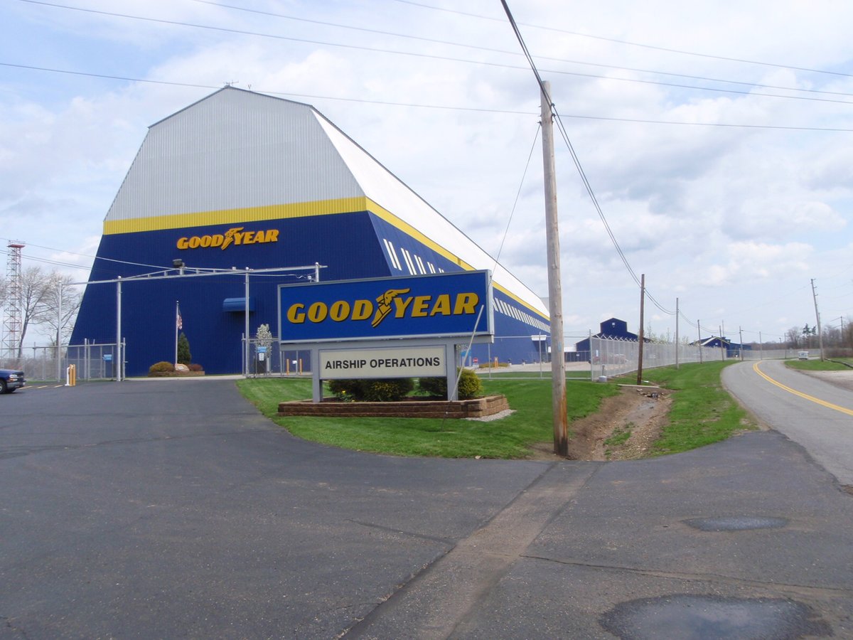 hikethebt's tweet photo. Did you know that the #BuckeyeTrail passes by the Goodyear Blimp Airship Operations by Wingfoot Lake (Mogadore Section)?
https://t.co/9bZZjKqHgn
📷: Andy Niekamp
#buckeyetrailassociation #hikeohio #exploreohio #nationalaviationhistorymonth #aviationhistorymonth #ohiohistory https://t.co/nSlERJ9ahV