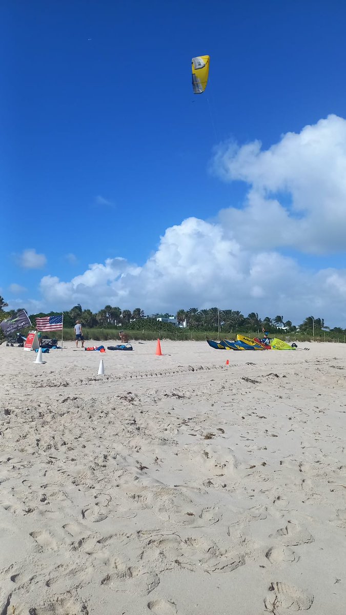 suarezjdiego's tweet photo. @quiz_viajero Miami , tarde hermosa. https://t.co/YiCRwNczW0