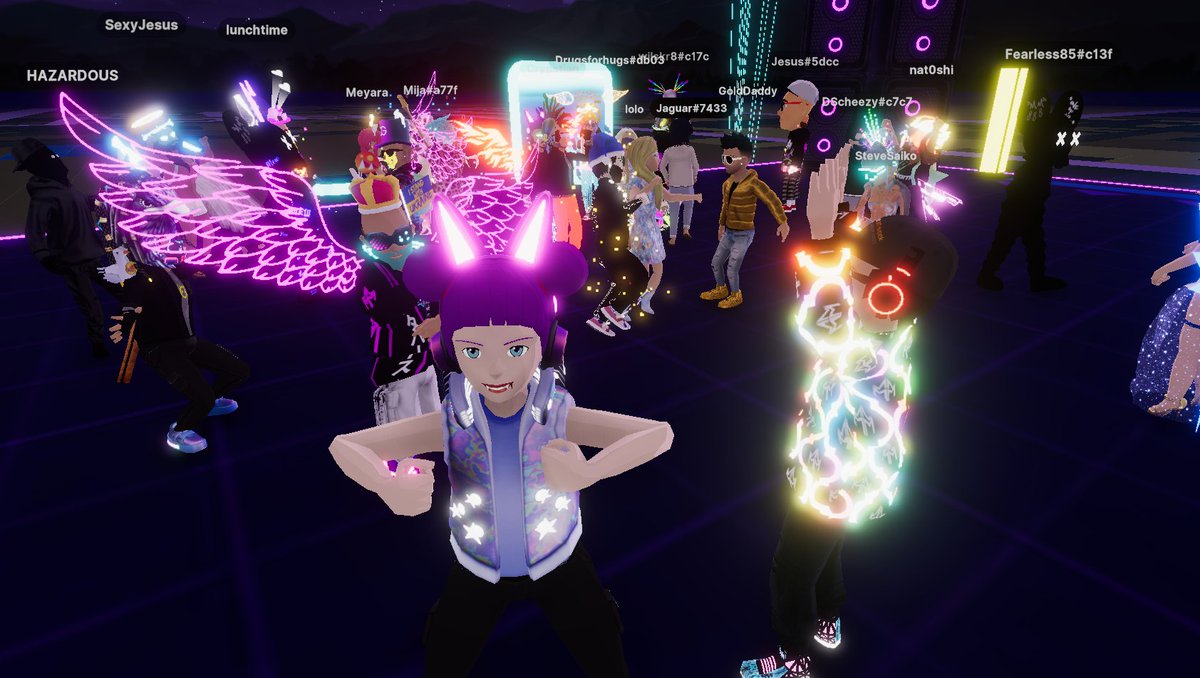 RoseBonnuit's tweet photo. @Decentraland Techno Stage at -66,80 is on fire ❤️‍🔥 Come check out the #Ukrainian DJs featured today @AmbieNft @multinft #DCL #Metaverse @MVMFPresents https://t.co/q2gIil94iC
