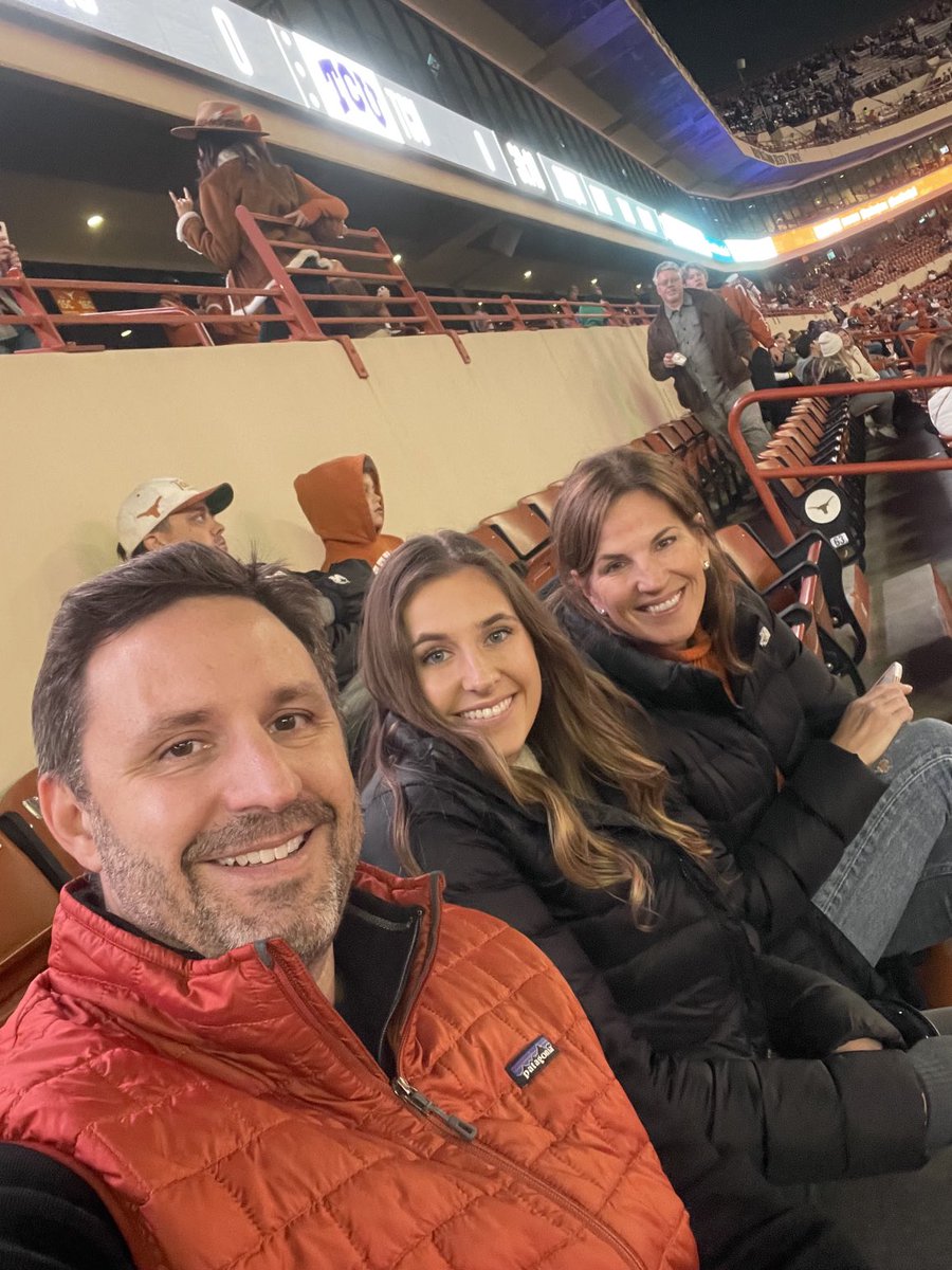 Michael Knigin (@michaelknigin) on Twitter photo #HookEm #HookEm