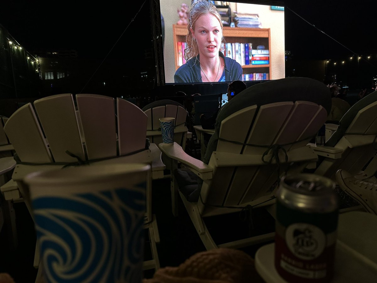 ChloeLerit's tweet image. Rooftop screening in downtown San Diego last night! I forgot how Ten Things I Hate About is pure 90s perfection.