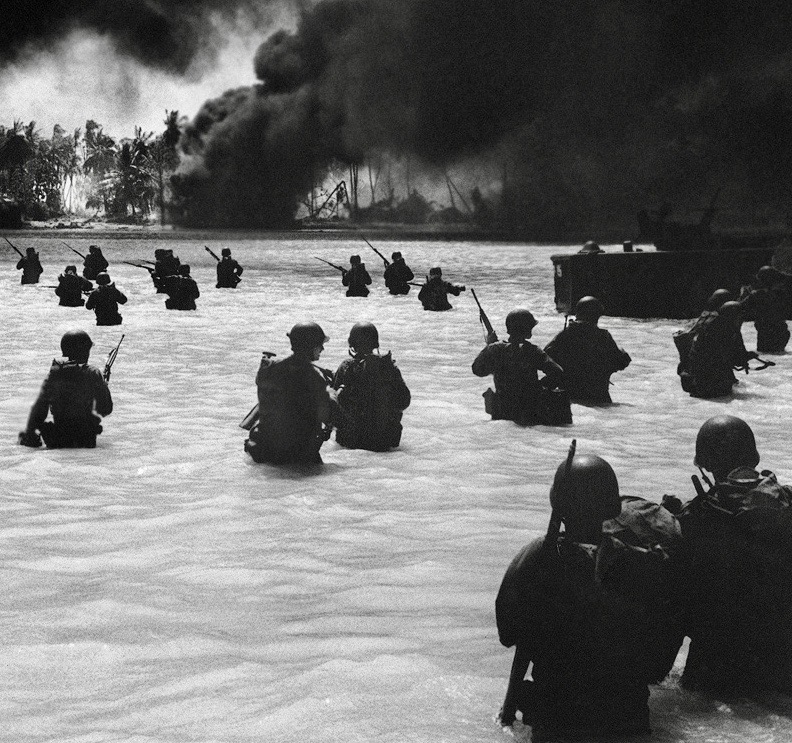LRonLacy's tweet photo. #blackandwhitephotography #warphotograph #WW2 #SouthPacific #GilbertIslands #165thInfantry #Fighting69th https://t.co/TwZBEVYShd