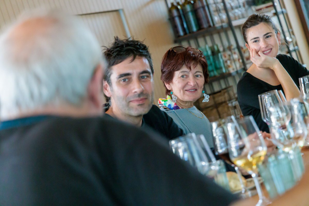 Que día tan bonito vivimos, el equipo de GastroLAVA,  en compañía de <a href="/XabierGutierrez/">Xabier Gutiérrez</a> y Lola. 

Compartimos experiencias, anécdotas, vida…

Las caras lo dicen todo. 😉
¡Gracias! 😍

#elrefugiodelasmariposas #GastroLAVA