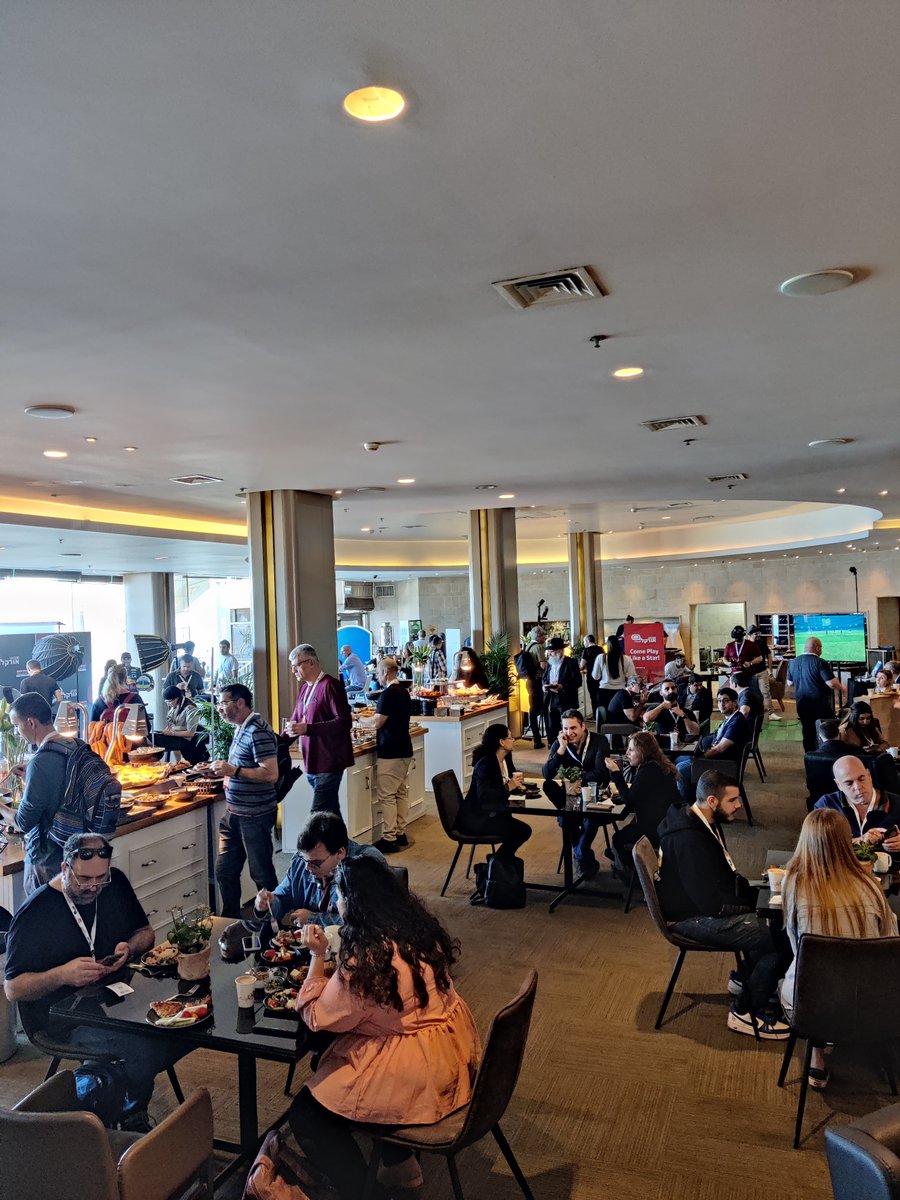 _JohnBryce_'s tweet image. #oracleweek
יצאנו לדרך!
כנס שבוע אורקל הגדול ביותר ב-10 שנים האחרונות🎉🎉🎉
מלא טכנולוגיה, ידע ומינגלינג 🏎️🏎️🏎️🏎️🏎️
#פידטק