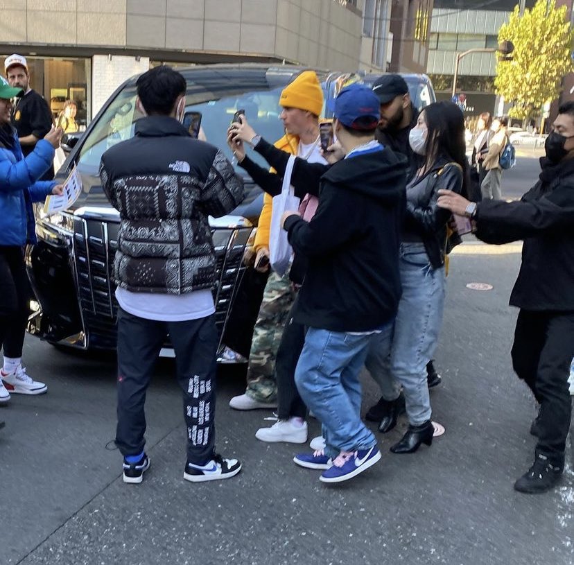JBCrewdotcom's tweet photo. Photos of Justin Bieber at the Drew House pop up store in Tokyo. (November 19) | Credit: yuto_jr https://t.co/KhyPaqQ3Ac