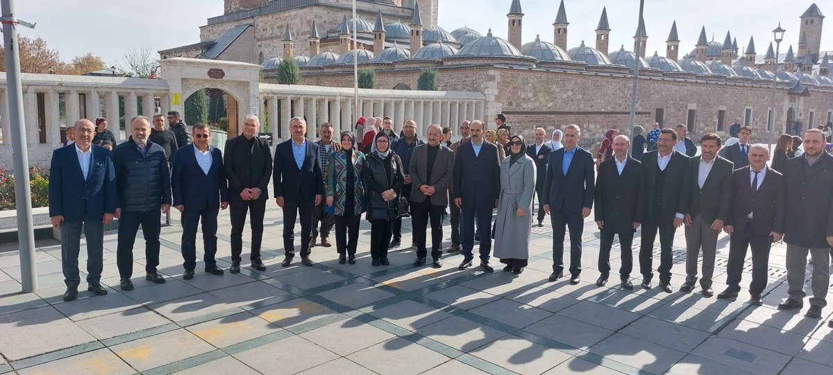 kbbmustafaak's tweet photo. İstişare toplantılarımızdan sonra Konya Büyükşehir Belediye Başkanımız @u_ibrahim_altay rehberliğinde Mevlana pirin türbesi bazı projelerin ziyaretlerini gerçekleştirdik. Başkanımıza ve ekibine misafirperverlikleri için teşekkür, yaptıkları güzel çalışmalar için tebrik ediyorum. https://t.co/MSH3l7TeAL