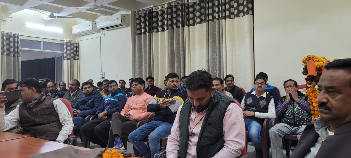 दिनाक 18/11/2022 को अलीगढ़ एवम् हरदुआगंज में जन जागरण सभाएं। तापीय परियोजना हरदुआगंज में रात्रि ग्यारह बजे तक चली सभा ....
इन्कलाब जिंदाबाद ! 
हमारी एकता जिंदाबाद!! <a href="/rvpjesup/">राज्य विद्युत परिषद जूनियर इंजीनियर्स संगठन उ0प्र0</a> <a href="/dk_dnsh5344/">D.K. Praj.</a> <a href="/RAKushwaha3/">R A Kushwaha</a> <a href="/AnoopKu00585653/">अनूप वर्मा</a> <a href="/ani/">ANI</a> <a href="/aajtak/">AajTak</a>