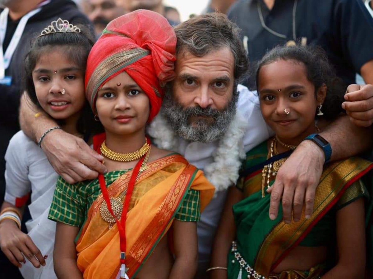 MaharashtraKkc's tweet photo. जो बात दिल में है, मुझ से कहो!

नन्हें बाजुओं की हिम्मत है, दमदार
होती है, ये यात्रा इनसे ही असरदार

#Rahul_Gandhi_Ji
#BharatJodoYatra https://t.co/DBDSpQWaFl